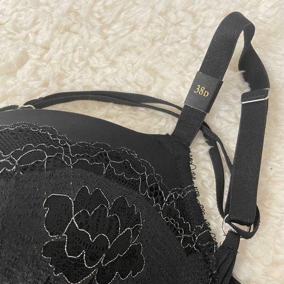 Victoria’s Secret Very Sexy Push-up Bra (new/38D) - Picture 4 of 6